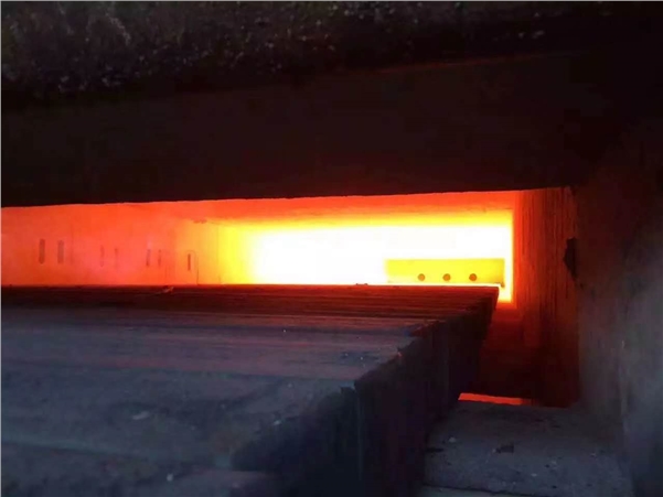 山西：天然气轧钢加热炉烧嘴工作现场